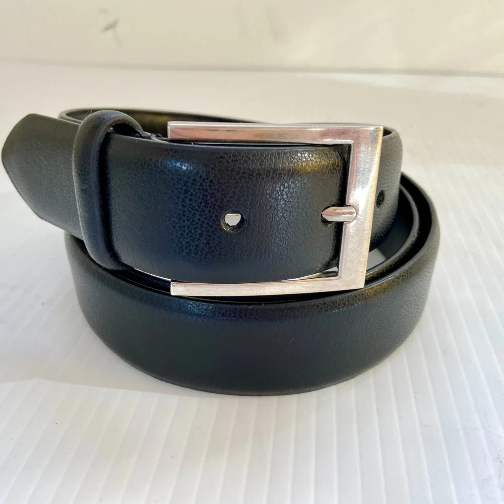 Black Leather Silver Buckle Mens‎ Belt Size 44 NWOT